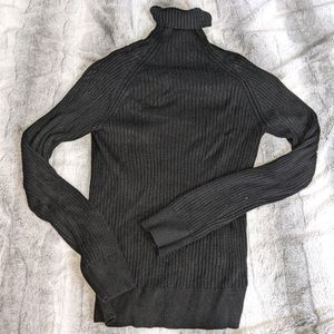 ✨5/25✨ Dynamite Turtleneck